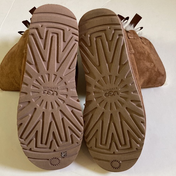 UGG Bailey Bow II Sherpa suede chestnut boots sz 9 - Picture 6 of 6